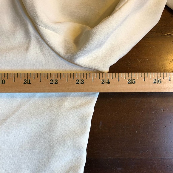 Torrid Blazer 1X Cream Crepe Cutaway Whisper White Open Front Career Pockets - Picture 13 of 16